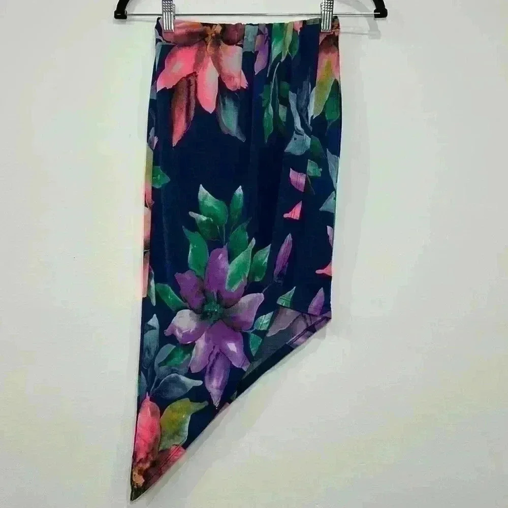 Asymmetrical skirt
